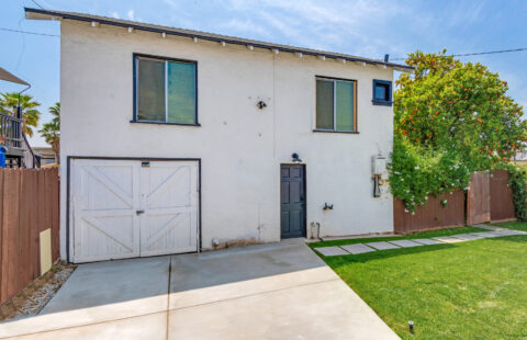 319 1/2  W Colton Ave.